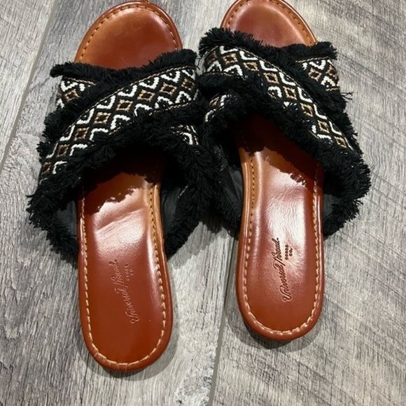 Universal Thread Black Embroidered Sandals - Picture 5 of 11